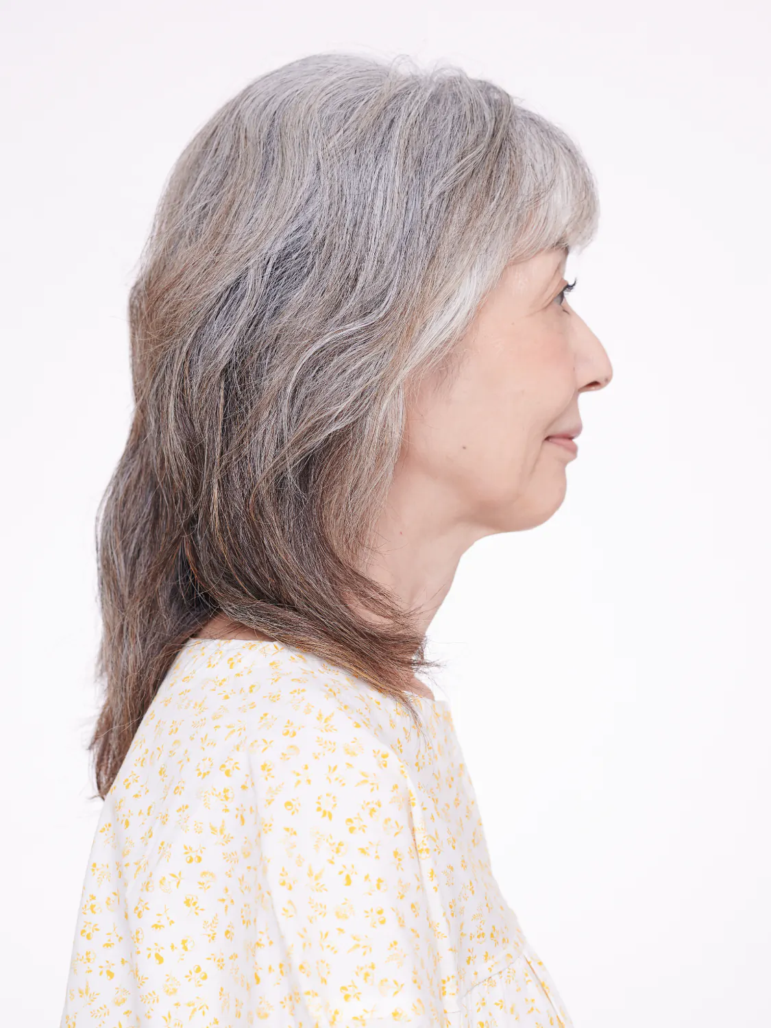 50代・60代のグレイヘアの方に◎セミロングパーマスタイル 2