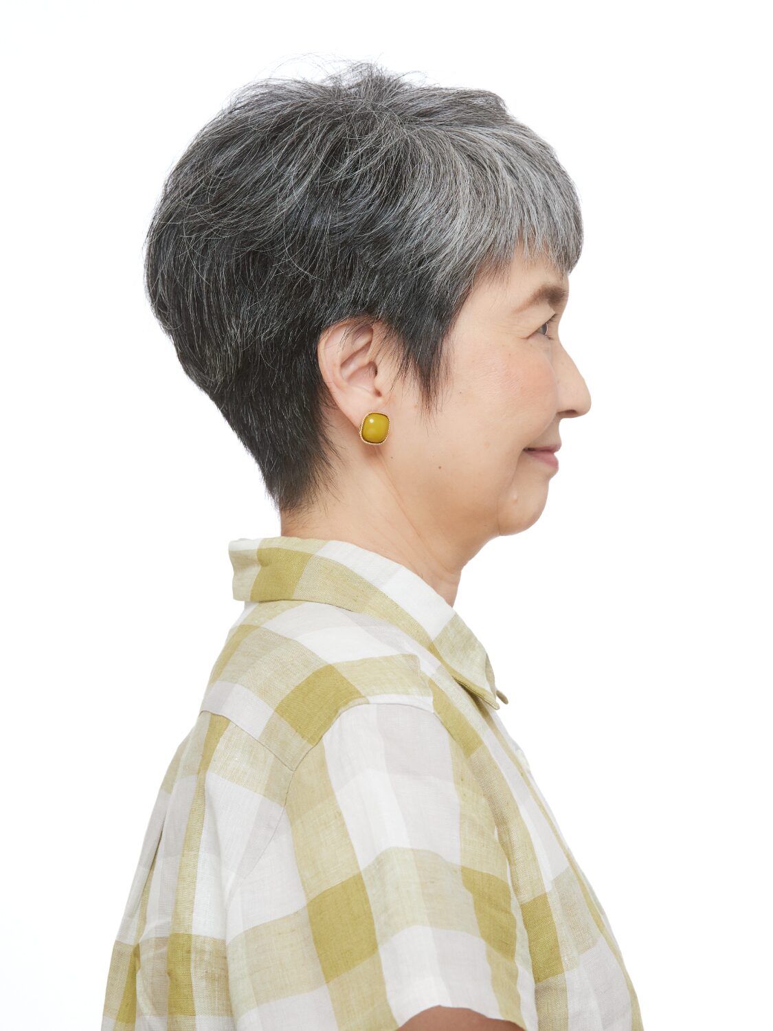 50代・60代に人気◎白髪を活かしたショート 2