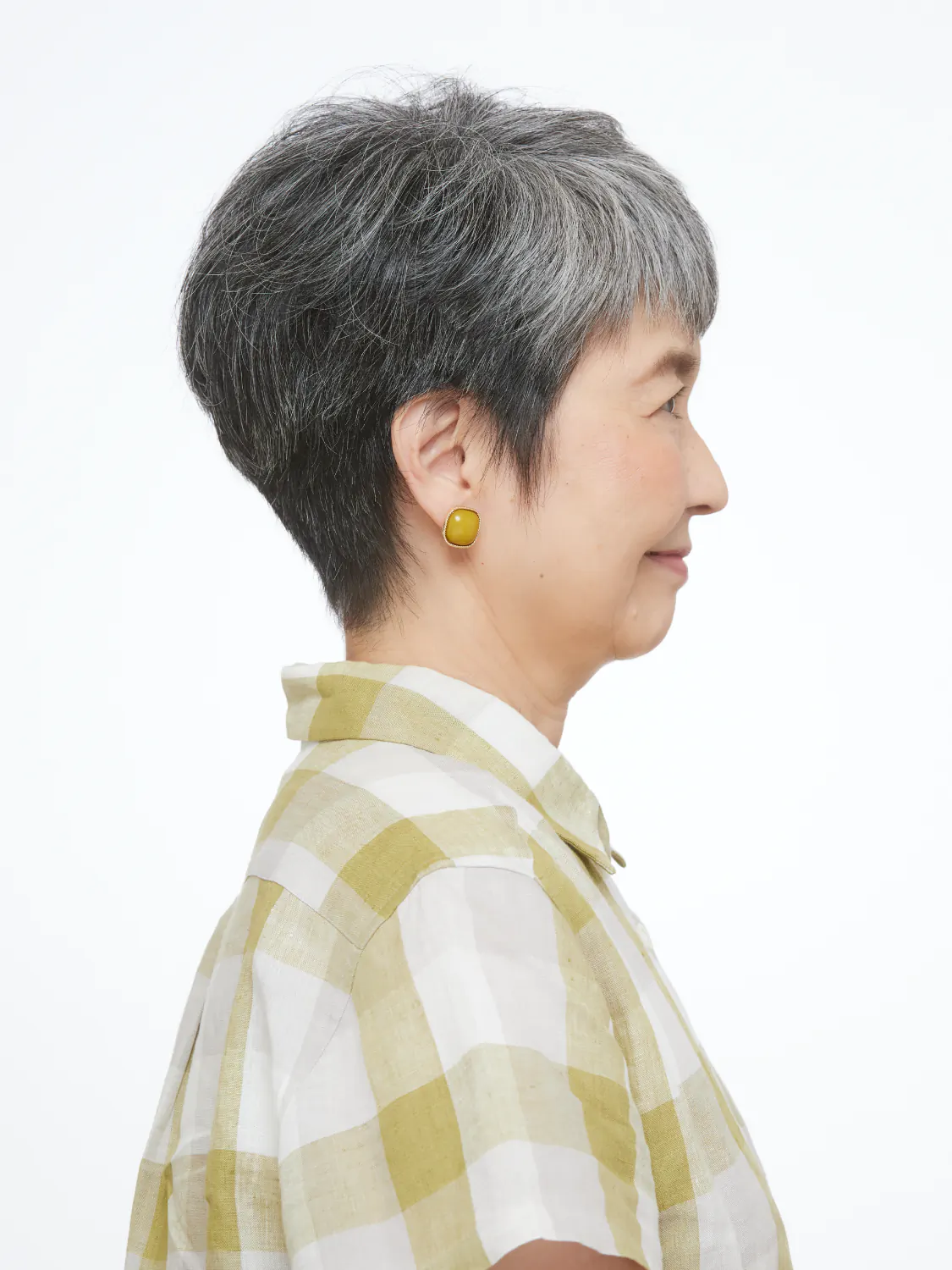 50代・60代に人気◎白髪を活かしたショート 2